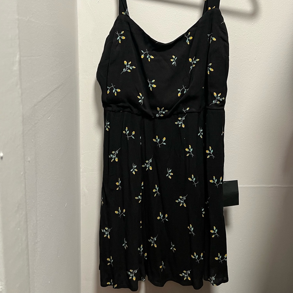 Lulus Black Floral Dress NWT – Medium
